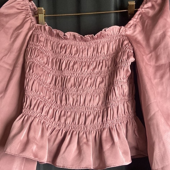 Host Pick 🎉NWT Lelis Clara Pink Silky Smock Top​ - Picture 2 of 11